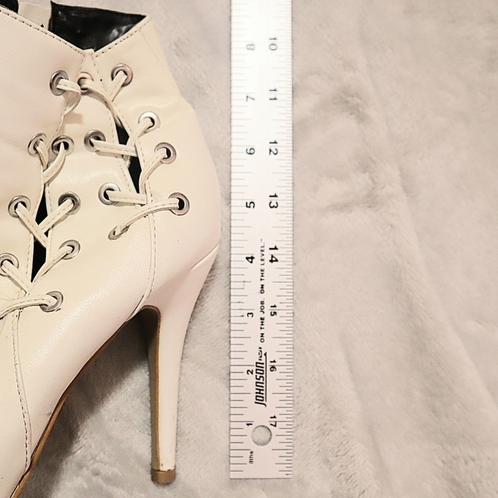 LACED SIDES BOOTIES 8 Cleopatra White Y2K Classic Ankle Boots Heels Shoes Monta - Picture 2 of 13